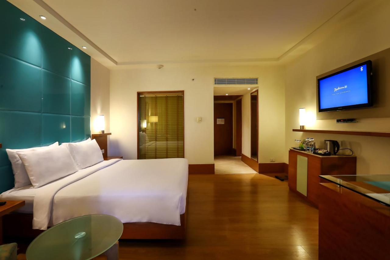 Radisson Blu Centre होटल 5*