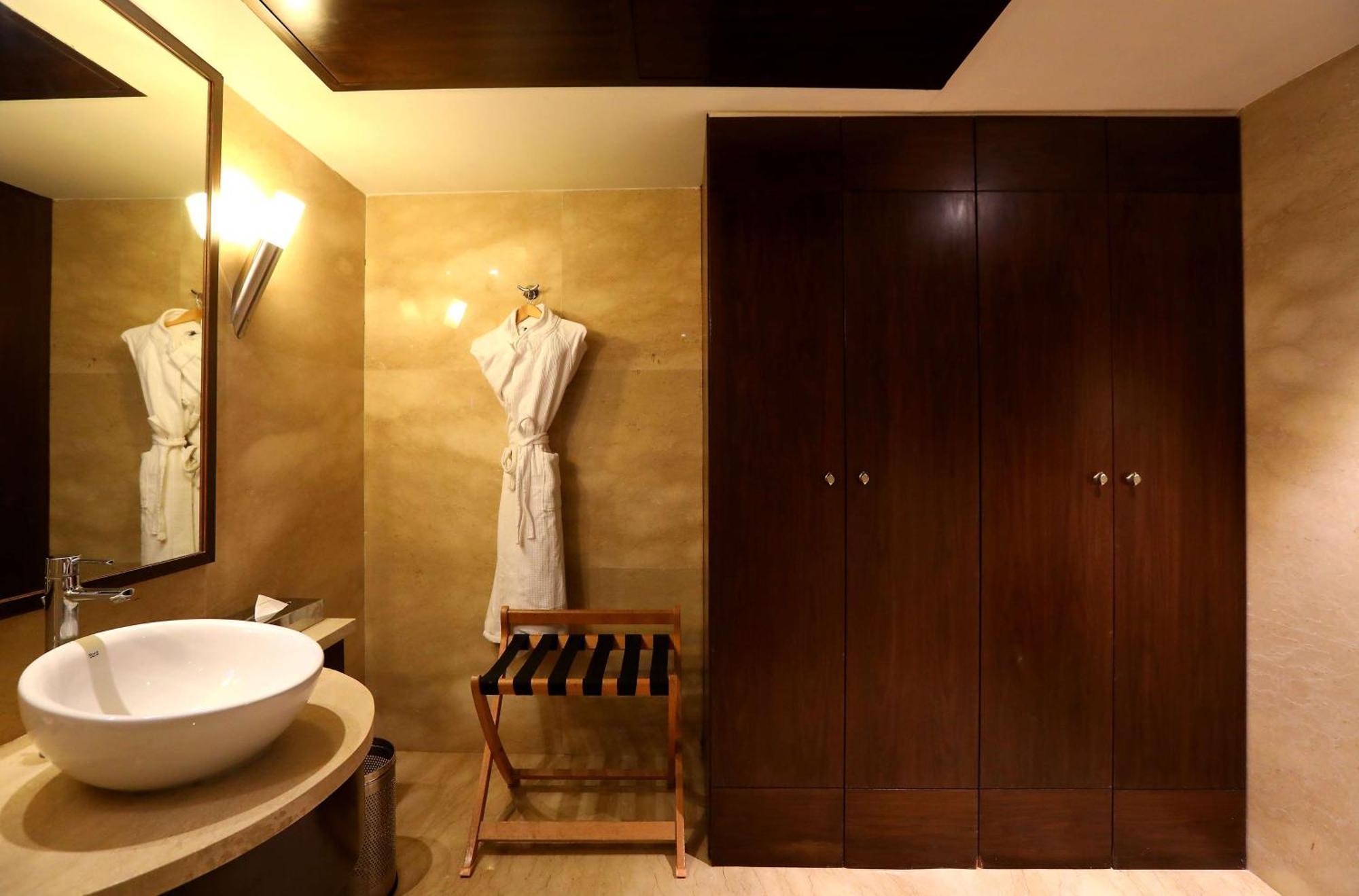 Radisson Blu Centre Chennai