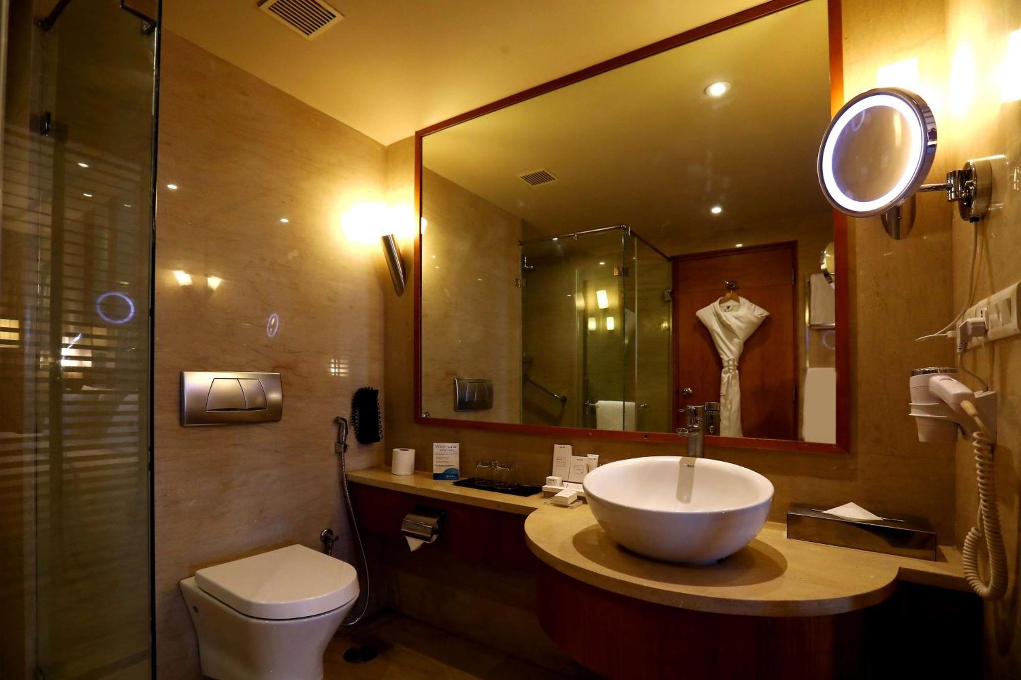 Radisson Blu Centre 5* Chennai